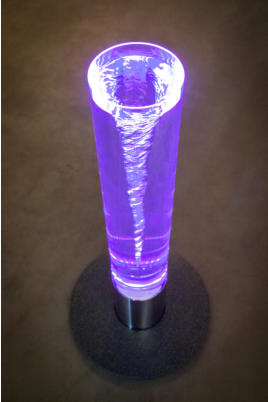 Wasser-Wirbel-Licht-Sule SPIRIT VITALIZER 1200 CC  violett / auch: Wassersule, Wasserlichtsule, Lichtsule, Farblichtsule, Wirbel, Wirbler, Wasserwirbel, Luftsprudelsule, Sprudelsule, Sprudellampe, Wasserlampe, Farblichtlampe, Zimmerbrunnen