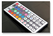 Neueste Farb-LED-Lichttechnik inkl. Infrarotfernsteuerung mit 44 Funktionen. Sie knnen sogar ihre eigenen Lieblingsfarben oder Farben zur Therapie mischen und speichern.